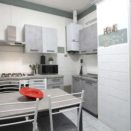 Di Lecco - Parcheggio Gratuito - Stazione Ferroviaria Apartmán *